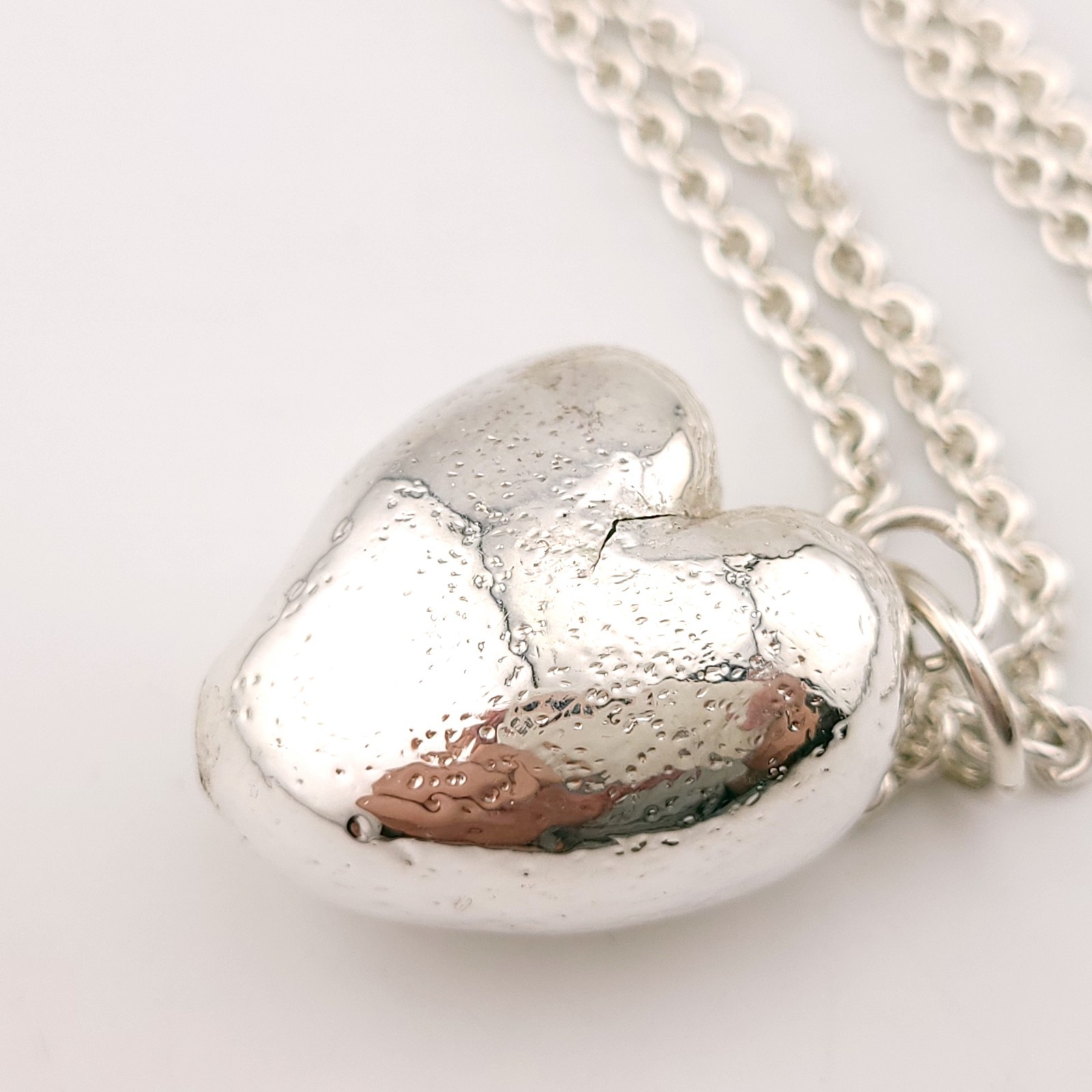 Susan Cummings SC Sterling Silver Strawberry Puffy Heart Chain Link 36″ Necklace