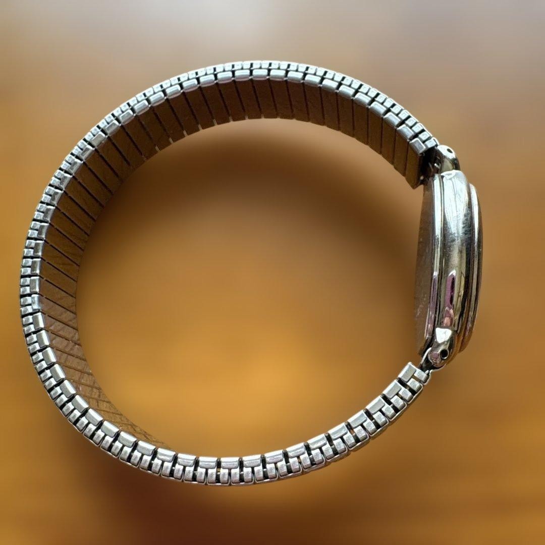 SEIKO ALBA Quartz Watch, Oval Shape, Made in Japan