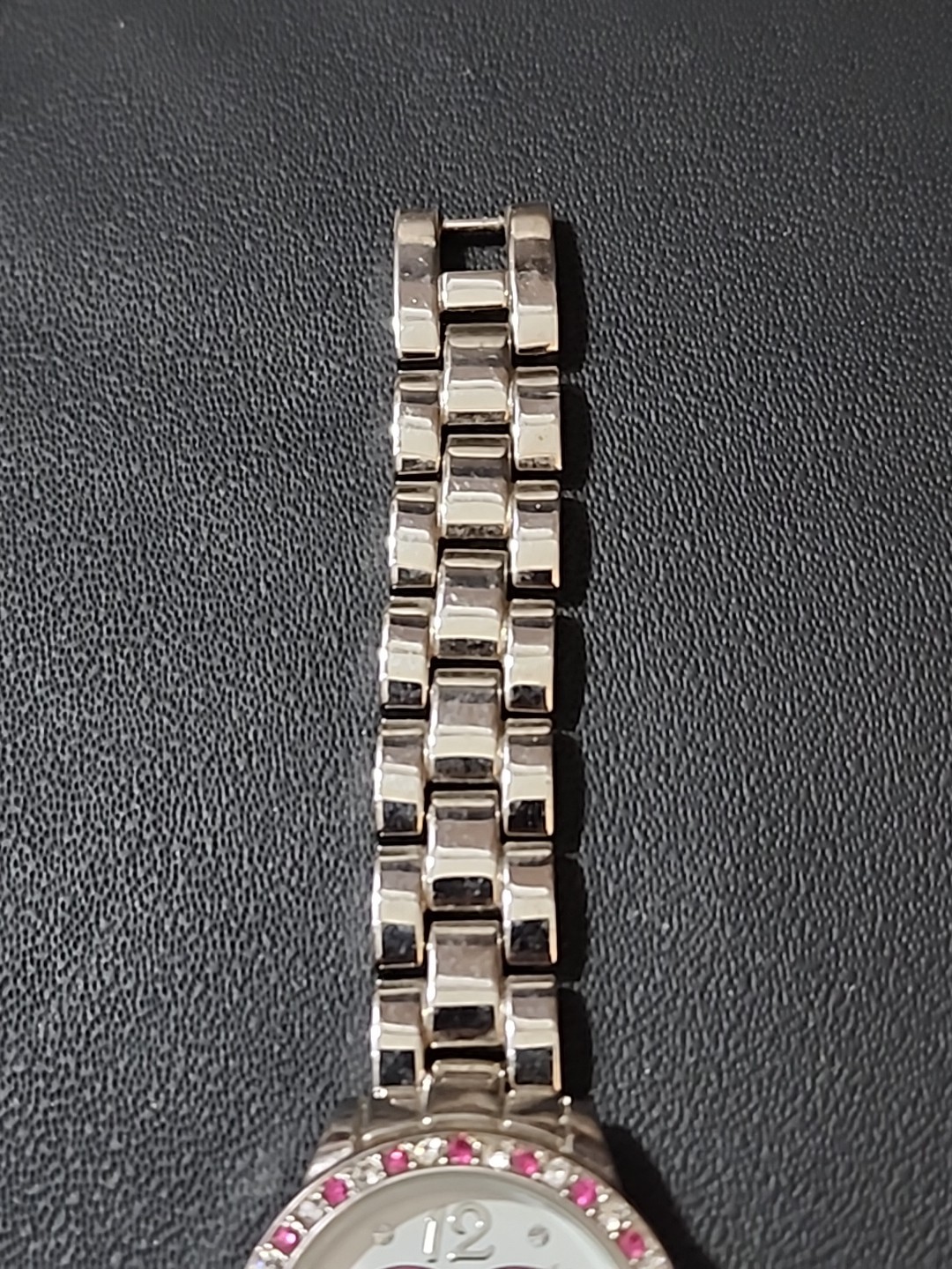 Hello Kitty, Watch Women Silver Tone With Heart Design