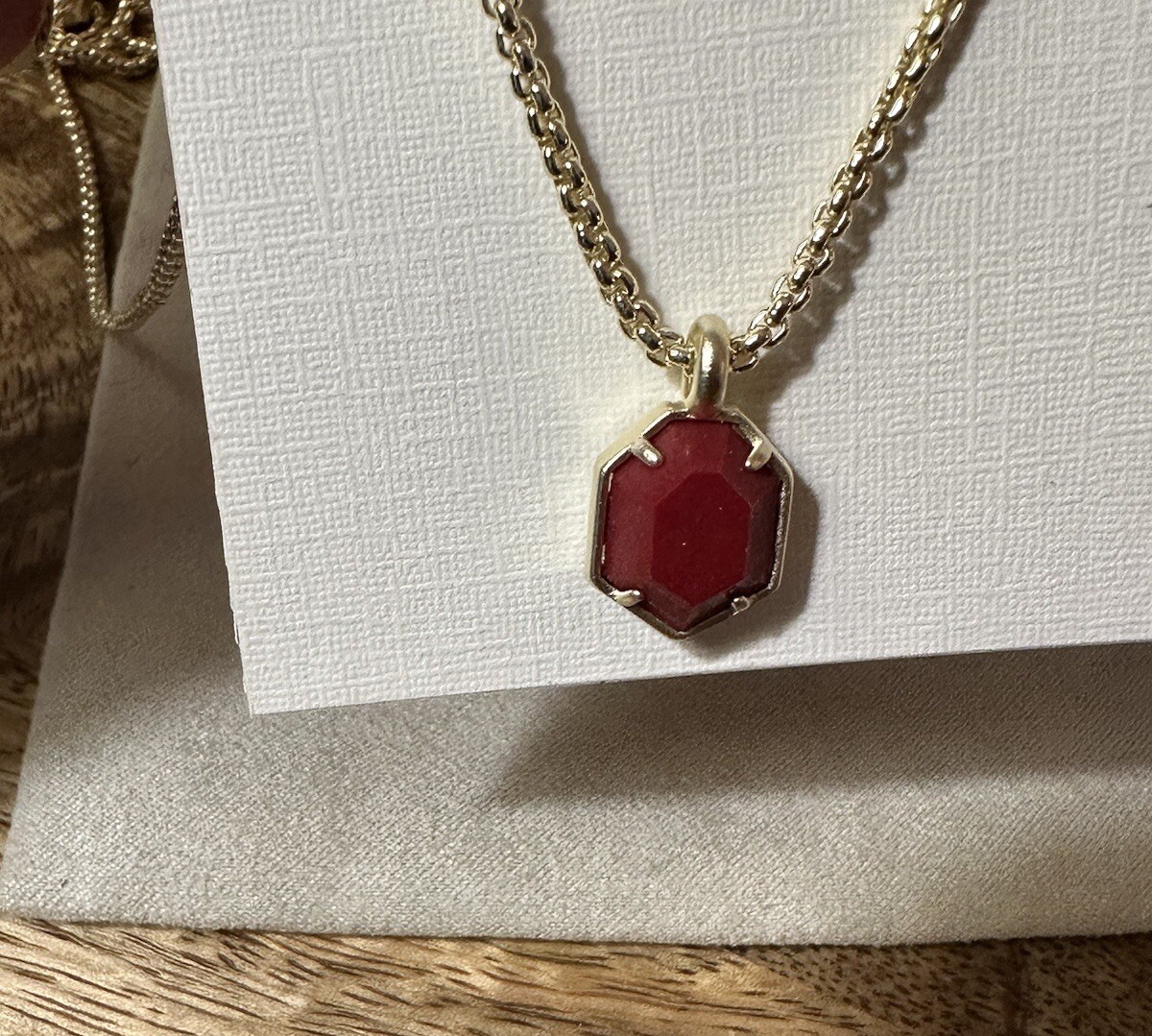 Kendra Scott Teo Gold Pendant Necklace In Dark Red NEW $60 Adjustable Slider