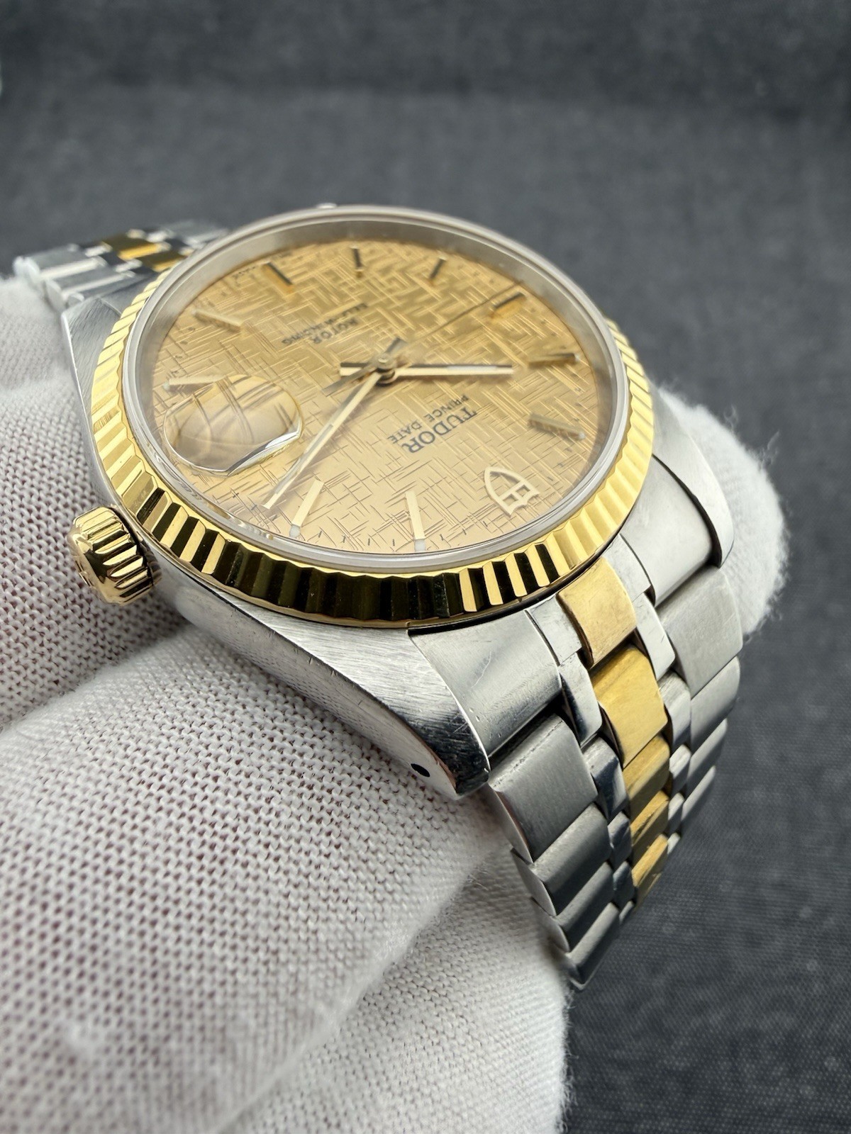 Tudor Prince Date – Ref. 74033 – Gold Linen Dial – 18k Yellow Gold Bezel!