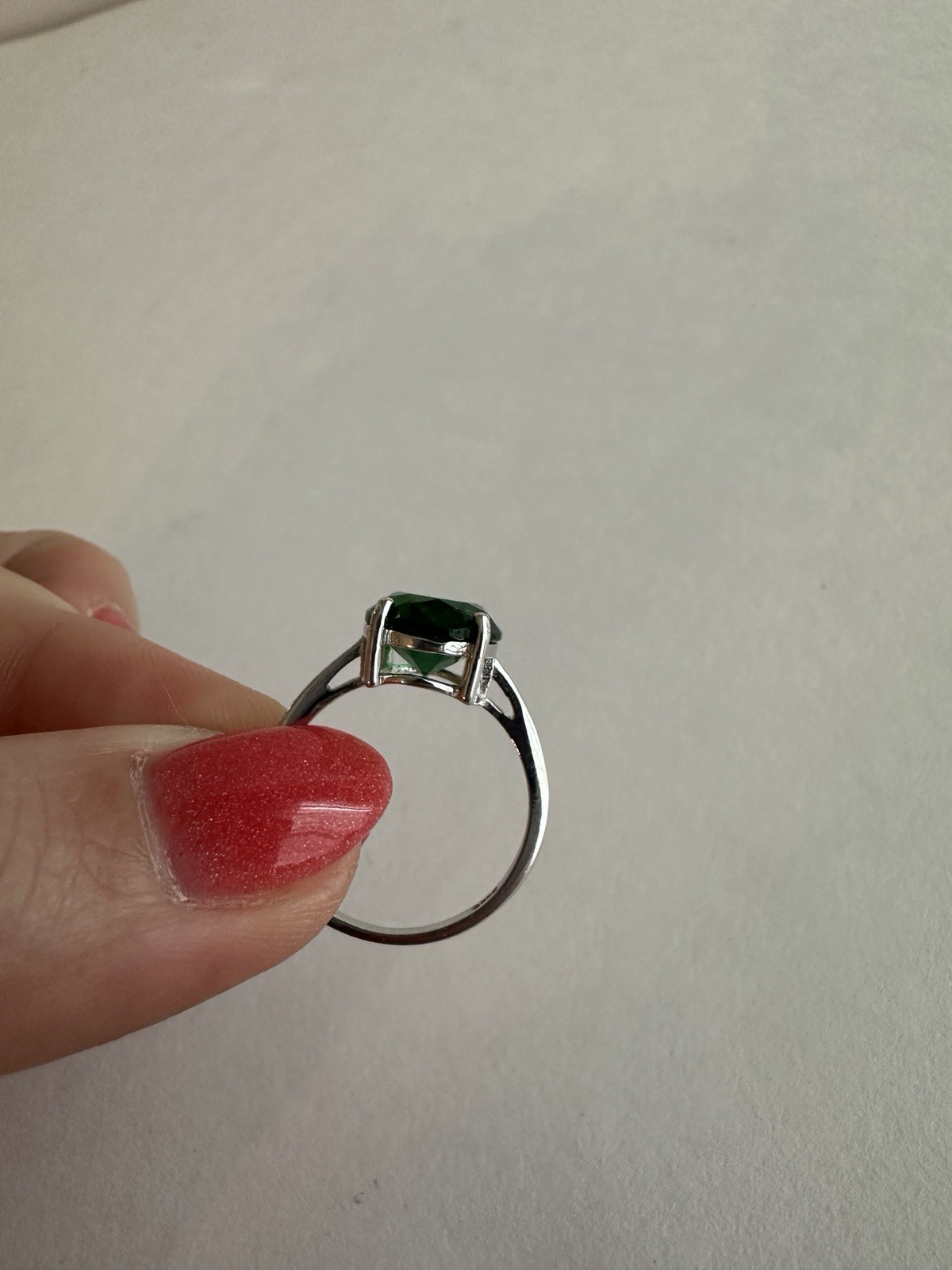 925 Sterling Silver Emerald-Colored Solitaire Ring Size 8