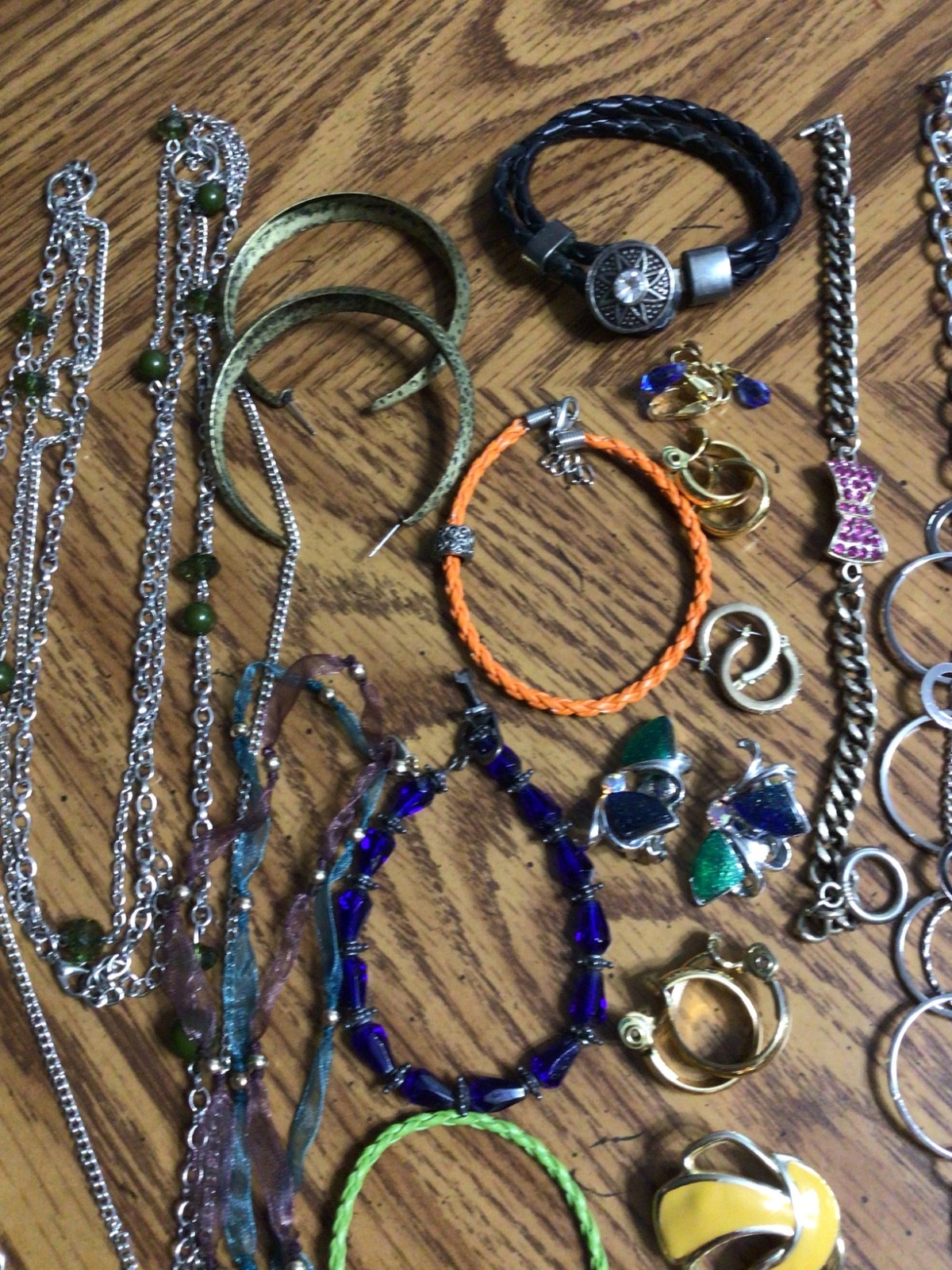 Vintage Costume Jewelry Lot, Necklaces, Bracelets, Earrings, other odds and ends