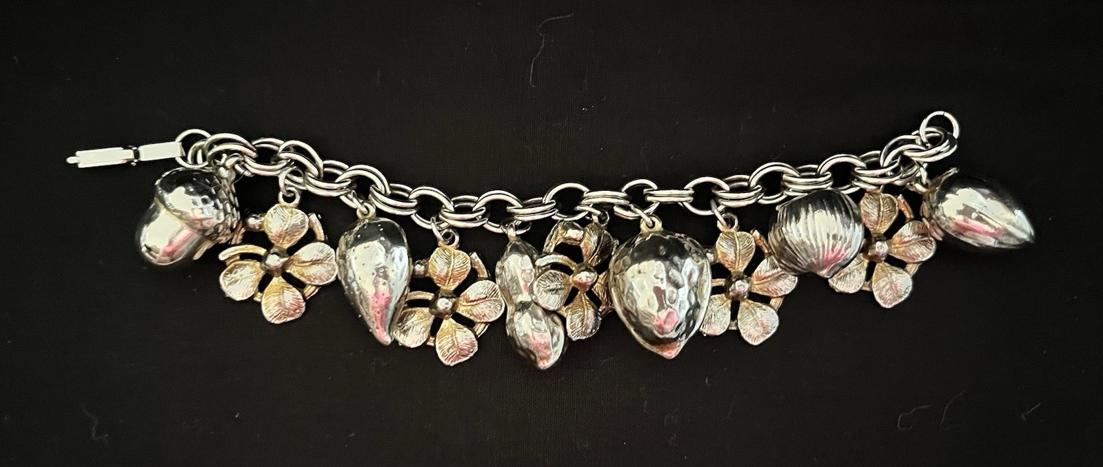 Chunky Vintage Silver Tone Acorn Walnut Peanut Flower 7” Statement Bracelet