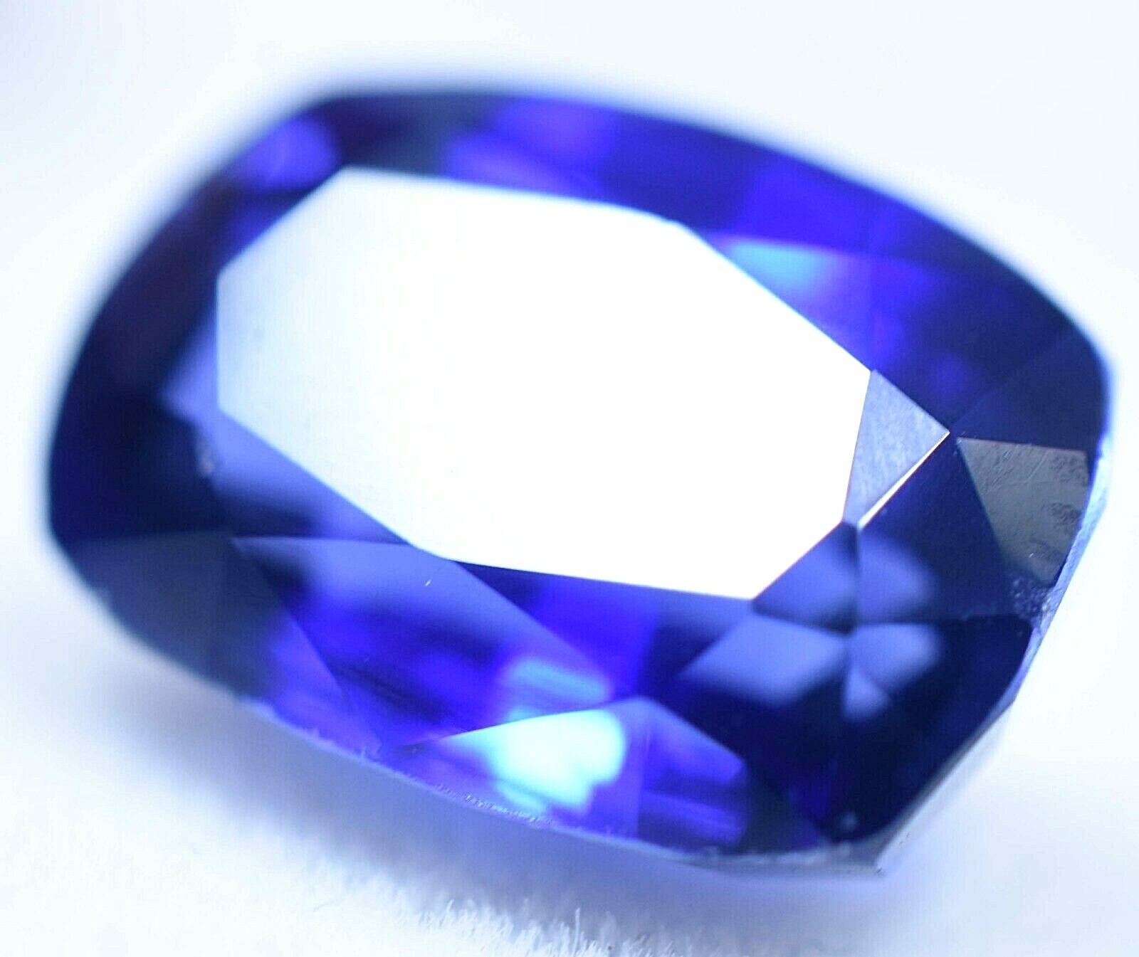 5.40 CTNatural california Benitoite GGL Certified Top Quality Treated Gem