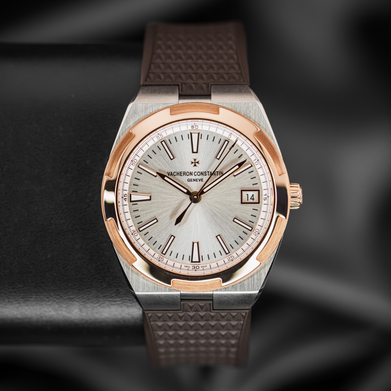 New Vacheron Constantin Overseas 41 Gold Silver Dial Complete 4500V/000M-B127