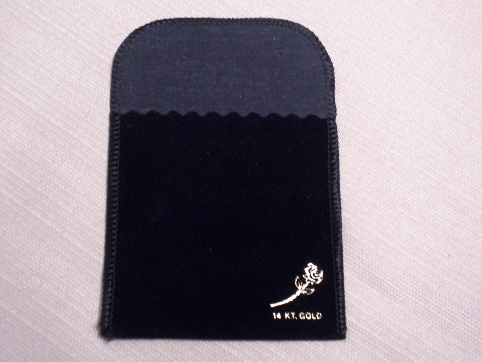 Mini velvet jewelry/compact/gift pouch bags-black-gold rose logo-open top-7 pc