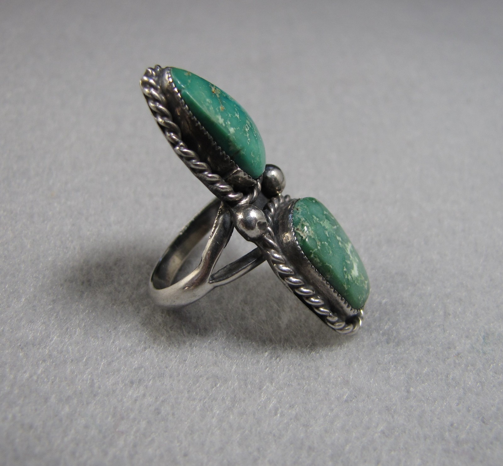 Vintage Navajo Sterling Silver & Turquoise Ring size 7-3/8, 8.8 grams