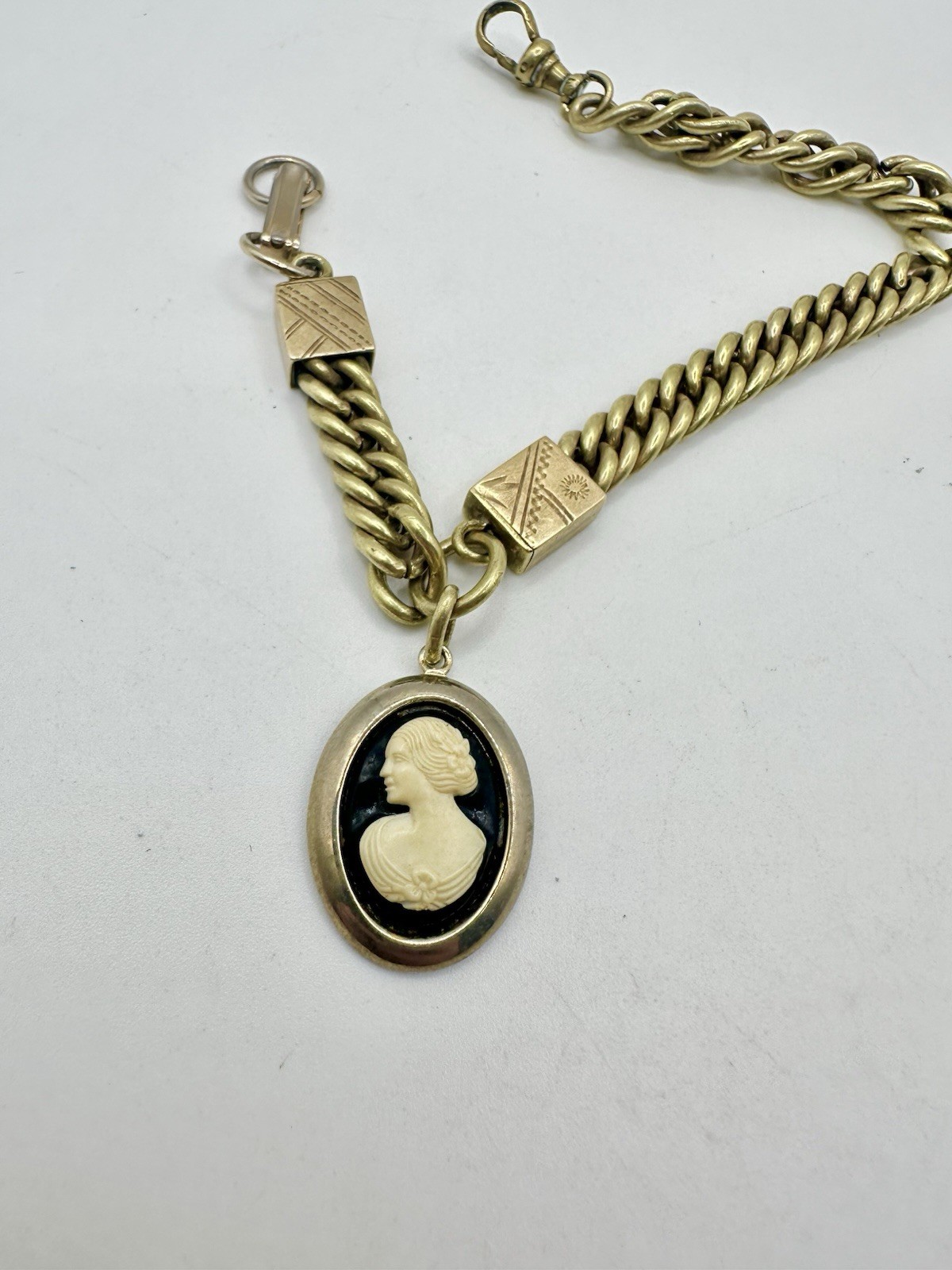 Antique VTG 7-8in Fob Chain Bracelet Cameo Brass? Gold Filled Swivel Clasp Read