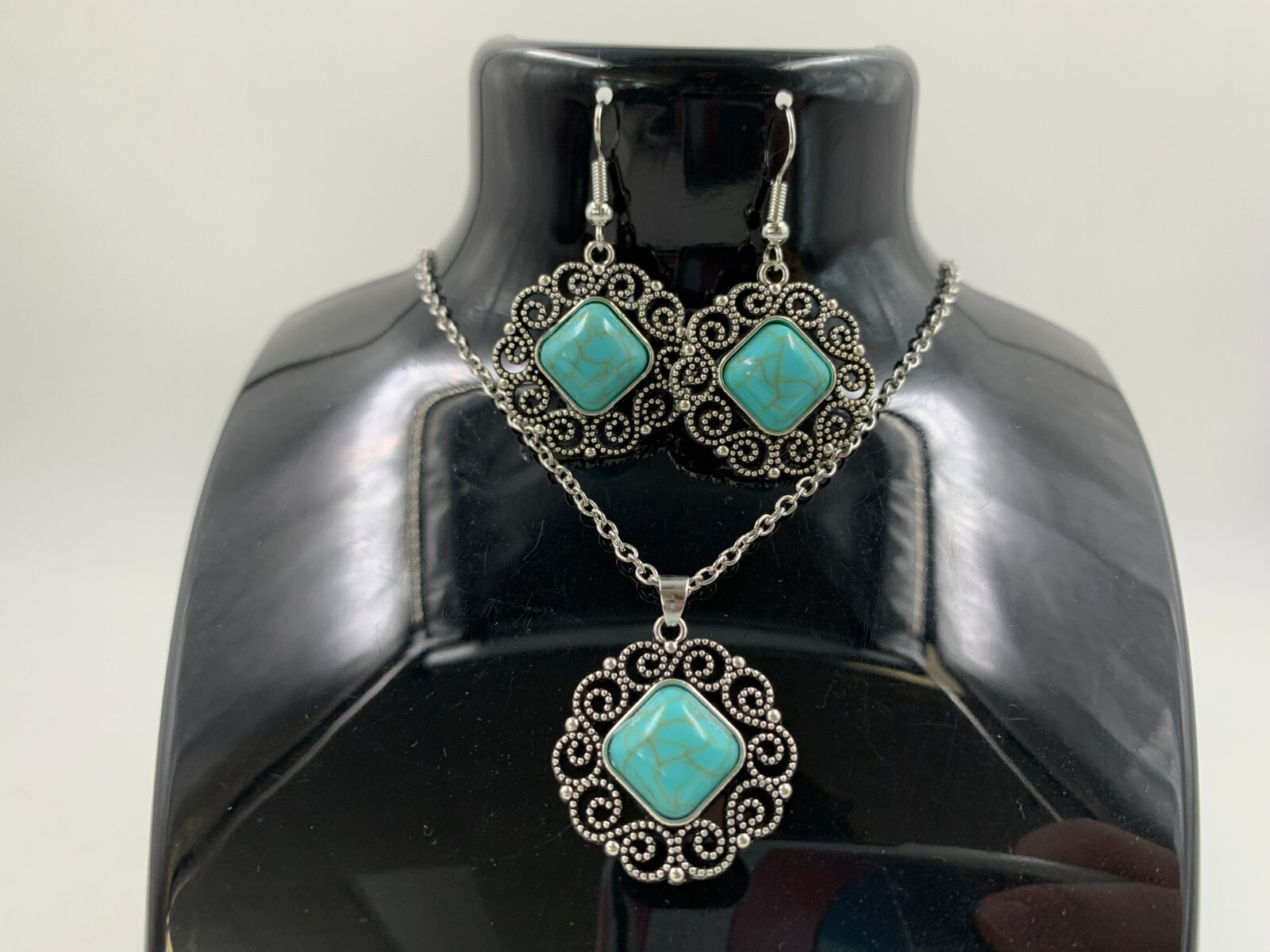 Metal & Blue Stone 9in Necklace & Earrings Set DD01B10089