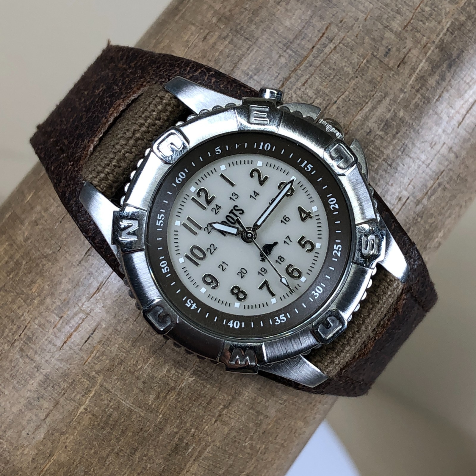 Vintage Roots Womens Field Compass Bezel Leather Bund Quartz 30mm Watch 7 1/4″
