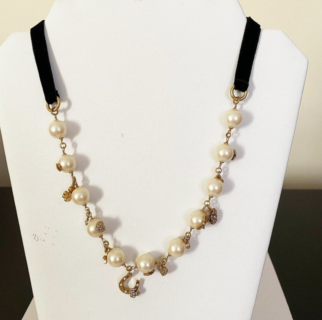 KATE SPADE NEW YORK GRANDMAS CLOSET PEARL WITH BLACK VELVET RIBBON NECKLACE