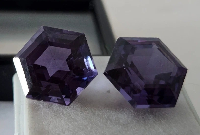 Alexandrite Hexagon Cut 20-22 Ct Colour Changing Natural Pair Gemstone