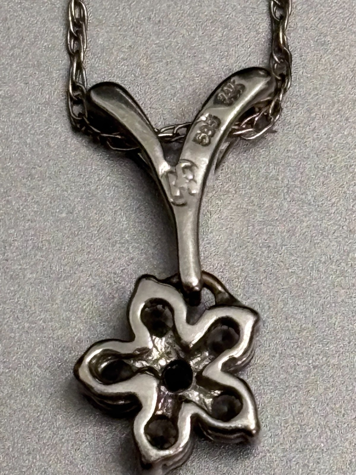 Solid 14K White Gold Diamond Flower Pendant Necklace – Stamped 585