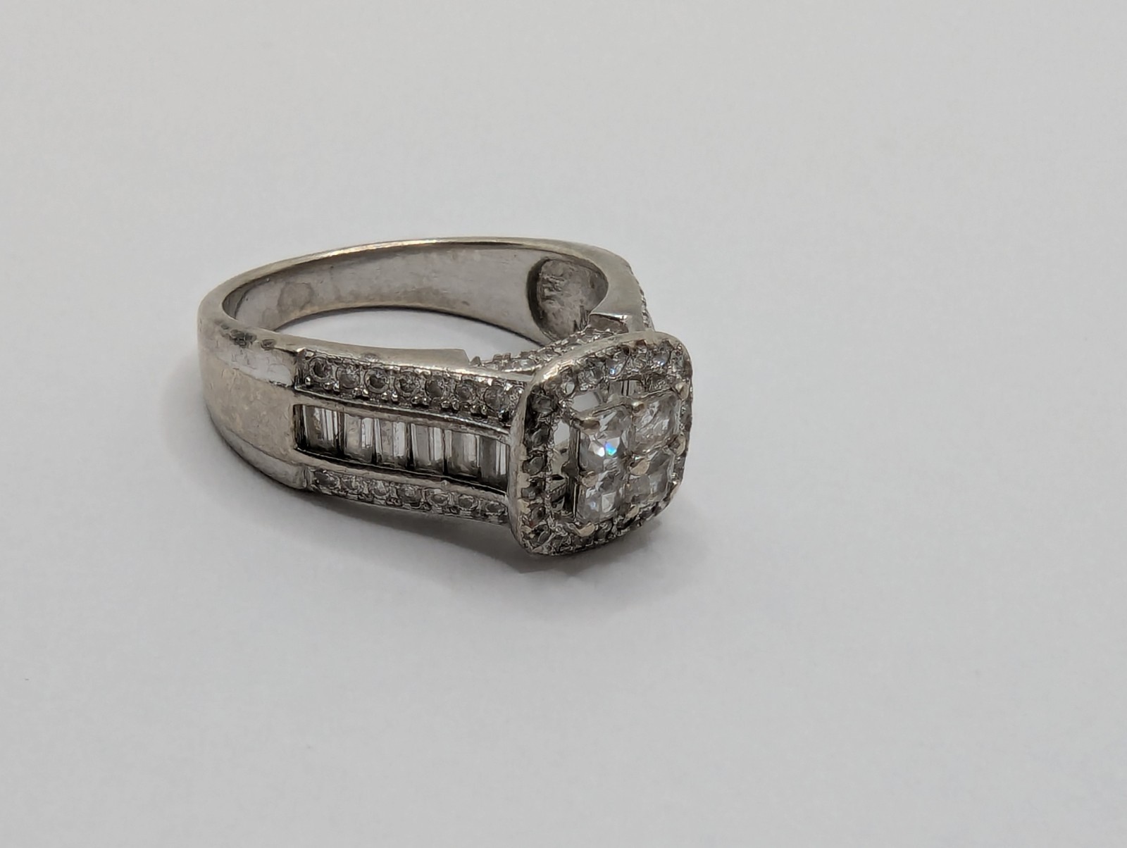 Fuzion Creations Sterling Silver 925 Lab Grown White Sapphire Ring Size 6.75