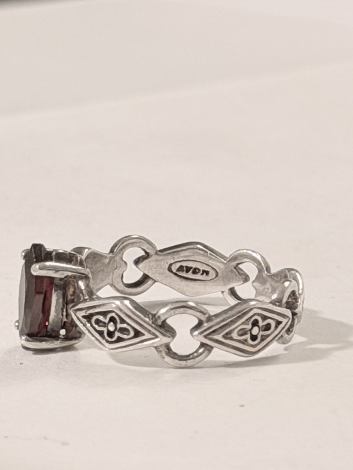 Avon RJ Graziano Sterling Silver Garnet Link Ring Size 5 925 Vintage Birthstone