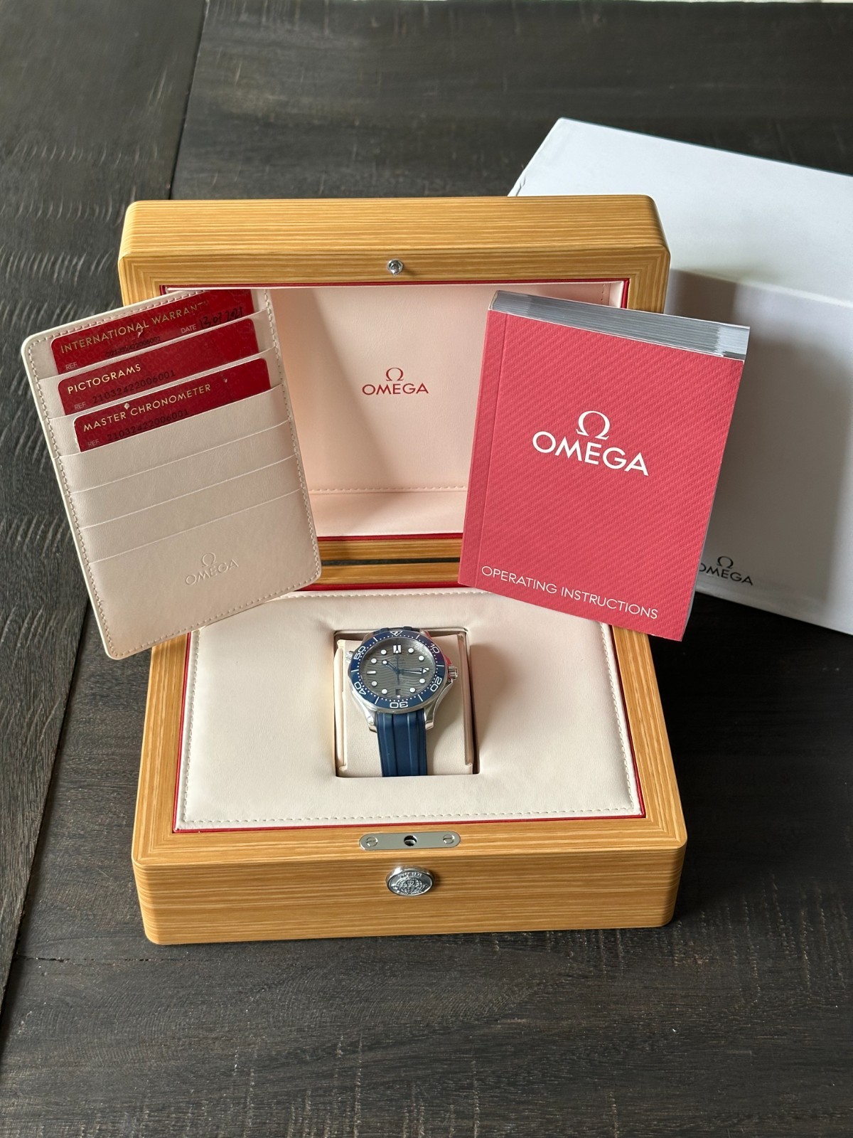 OMEGA Seamaster Diver 300M 210.32.42.20.06.001 – Complete Set