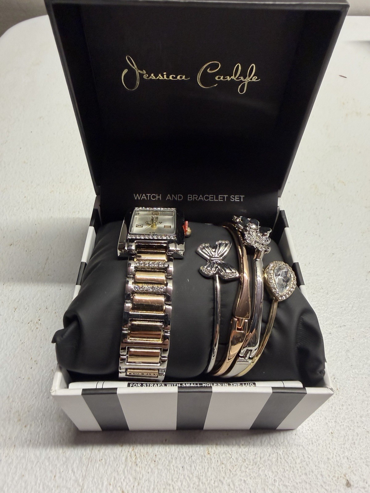 Jessica Carlyle Women’s Quartz Dress Watch Bracelet Set Silver/Gold, Box