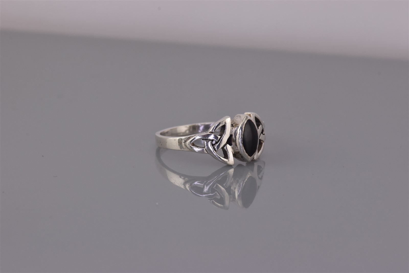 Peter Stone Sterling Silver Black Onyx Trinity Celtic Knot Band Ring 925 Sz: 7