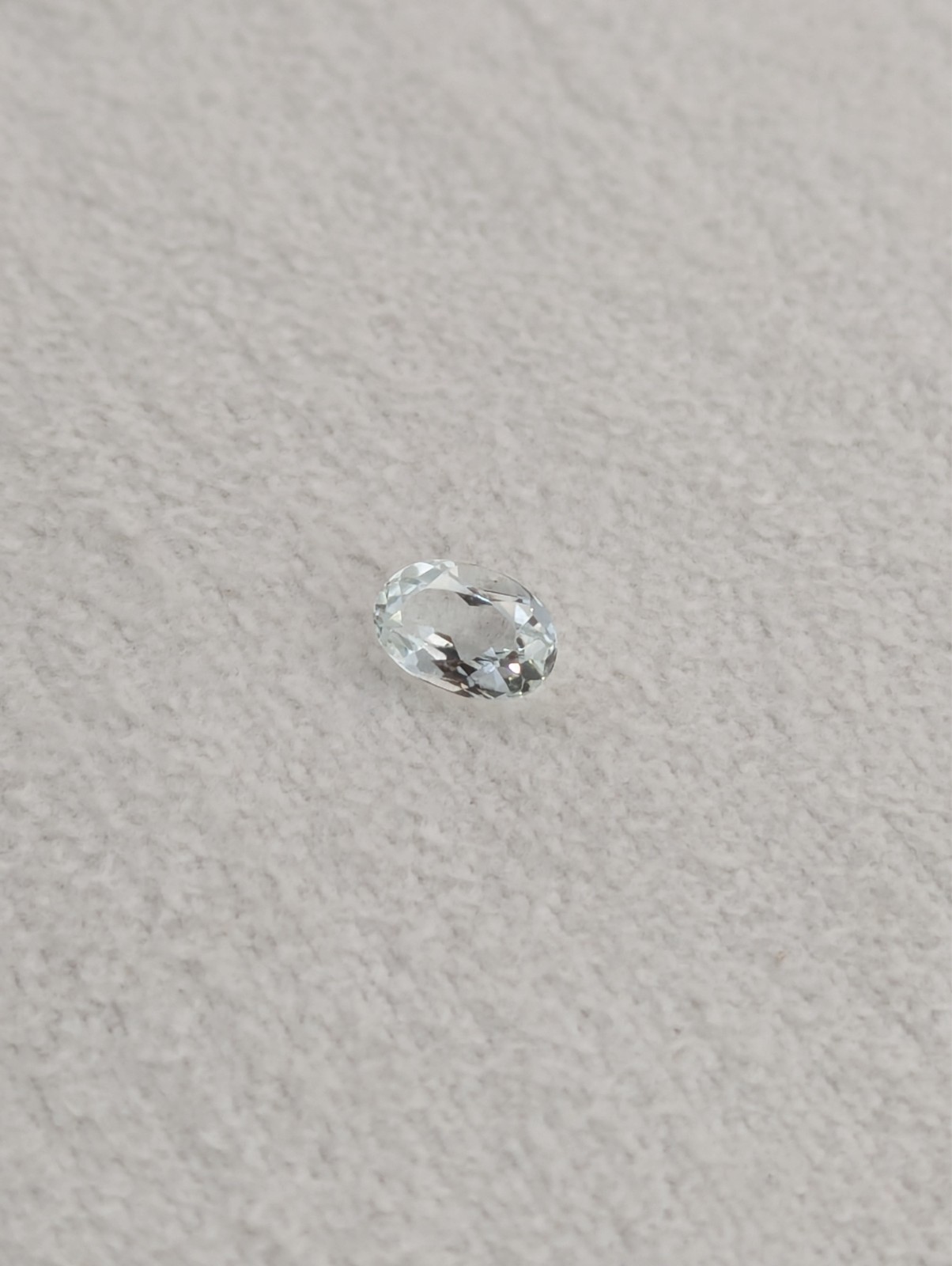 Aquamarine Clear Faceted Gemstone 2.3 carat (0.47g) 10.3 x 7.0 x 5.0 mm