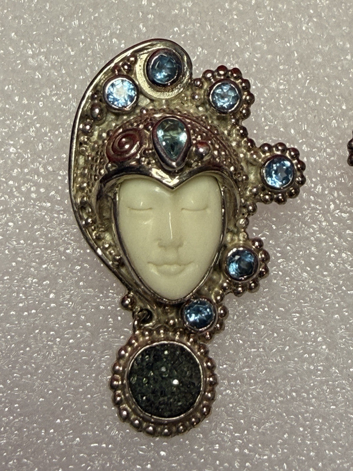 Vintage Sajen 925 Sterling Silver Carved Goddess Face Earrings