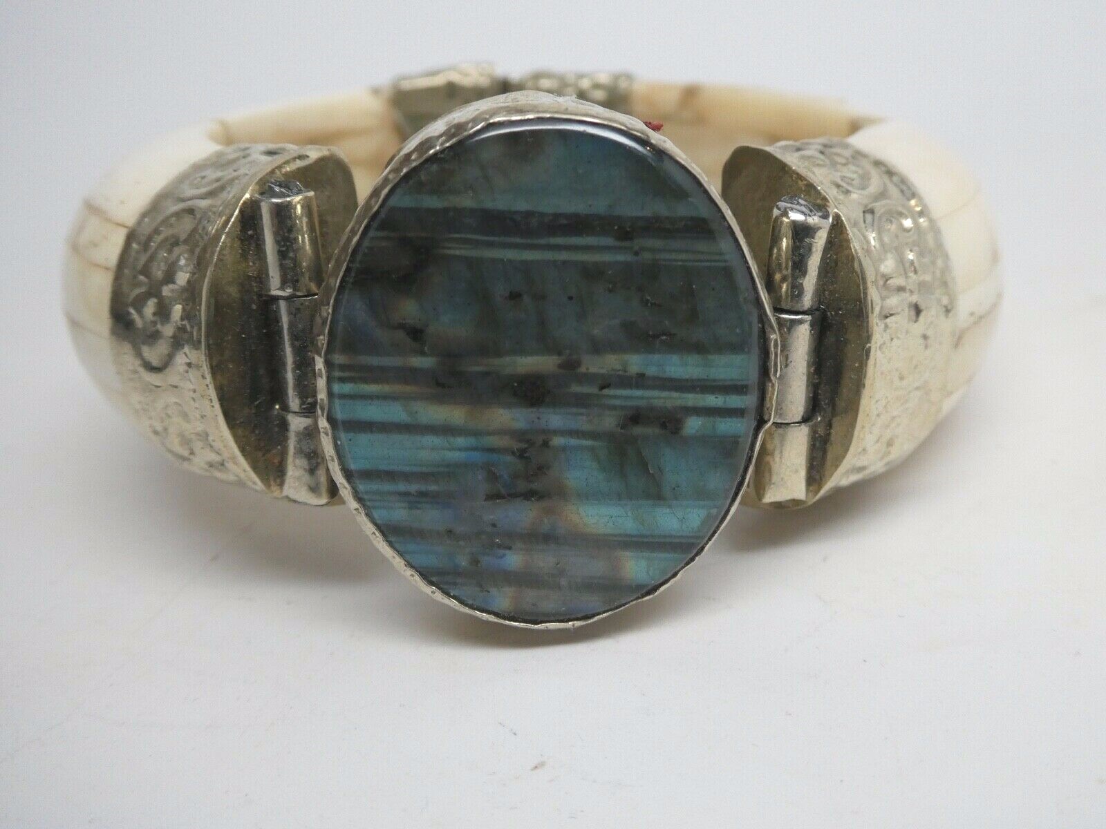 Vintage Water Buffalo Bone Labradorite Gemstone Hinged SP Bracelet Sz. 6.5″