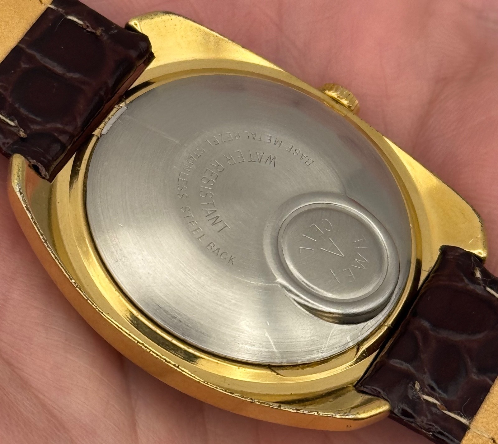 ~1977 Vintage Timex Men’s Dynabeat Electric Gold-Tone Watch w/NEW BAND – RUNS!