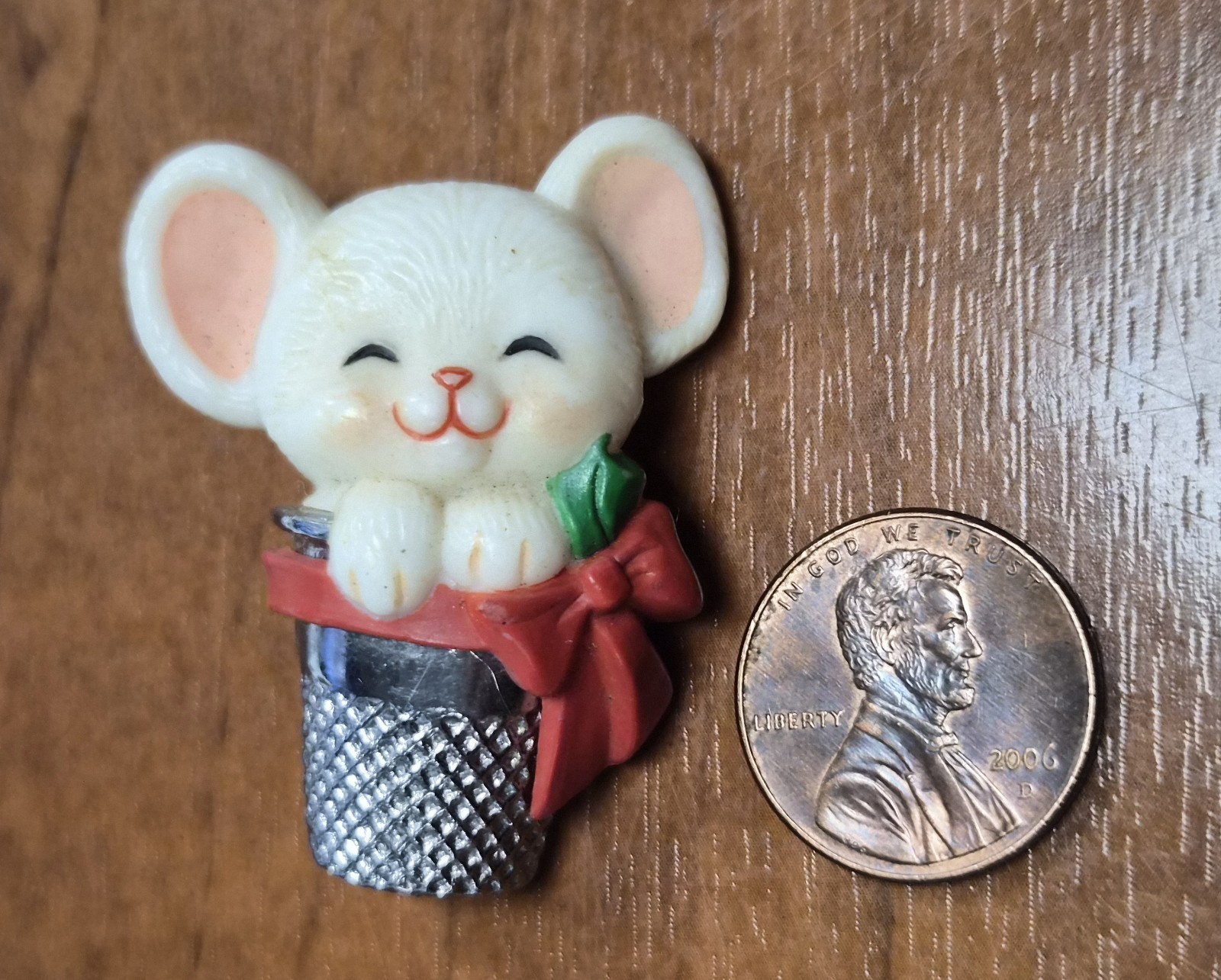 Vintage Signed 1983 Hallmark Cards Christmas Mouse in Thimble Pin / Brooch