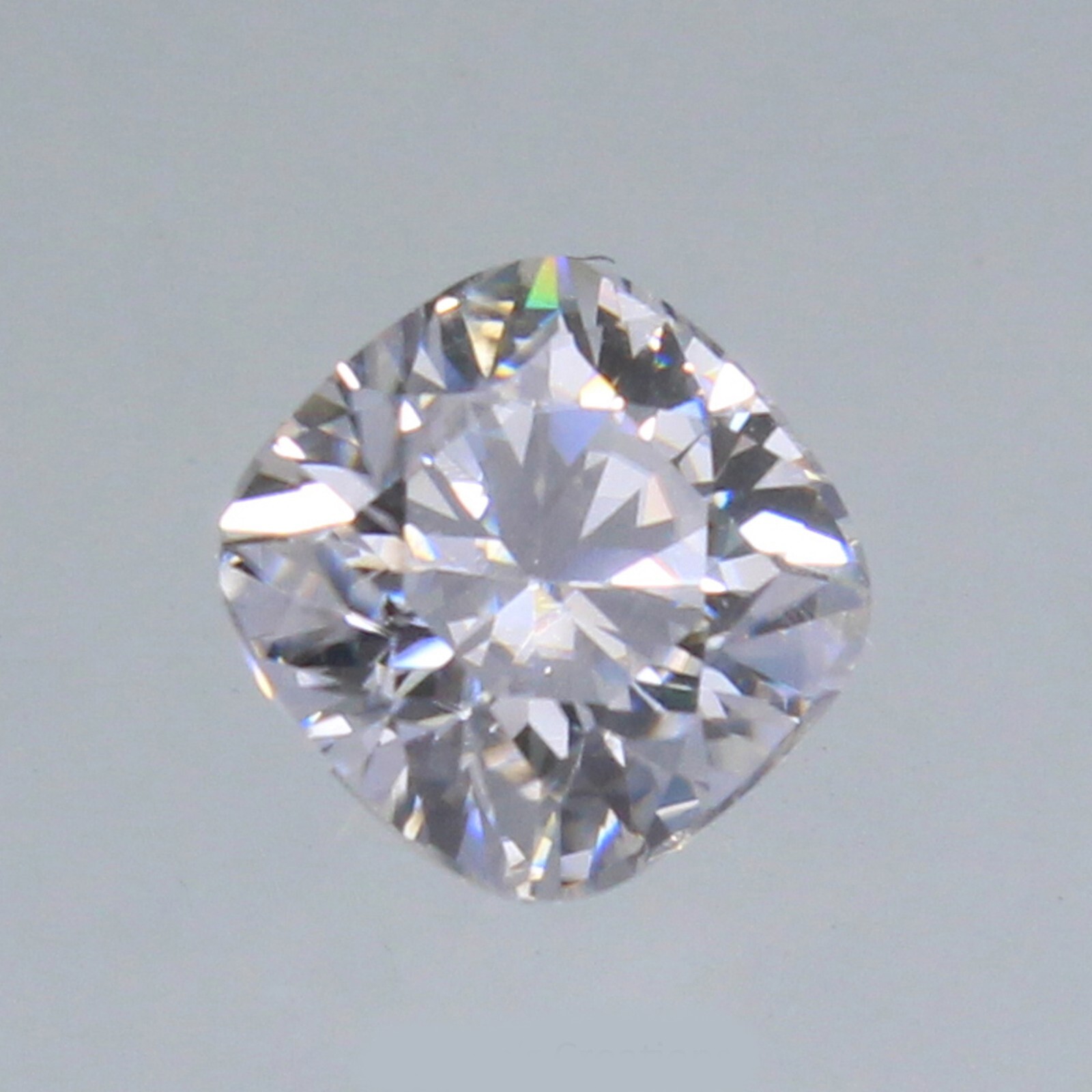 Natural DE Color VVS1 Brilliant Cut White 5×5 MM Cushion Loose Diamond
