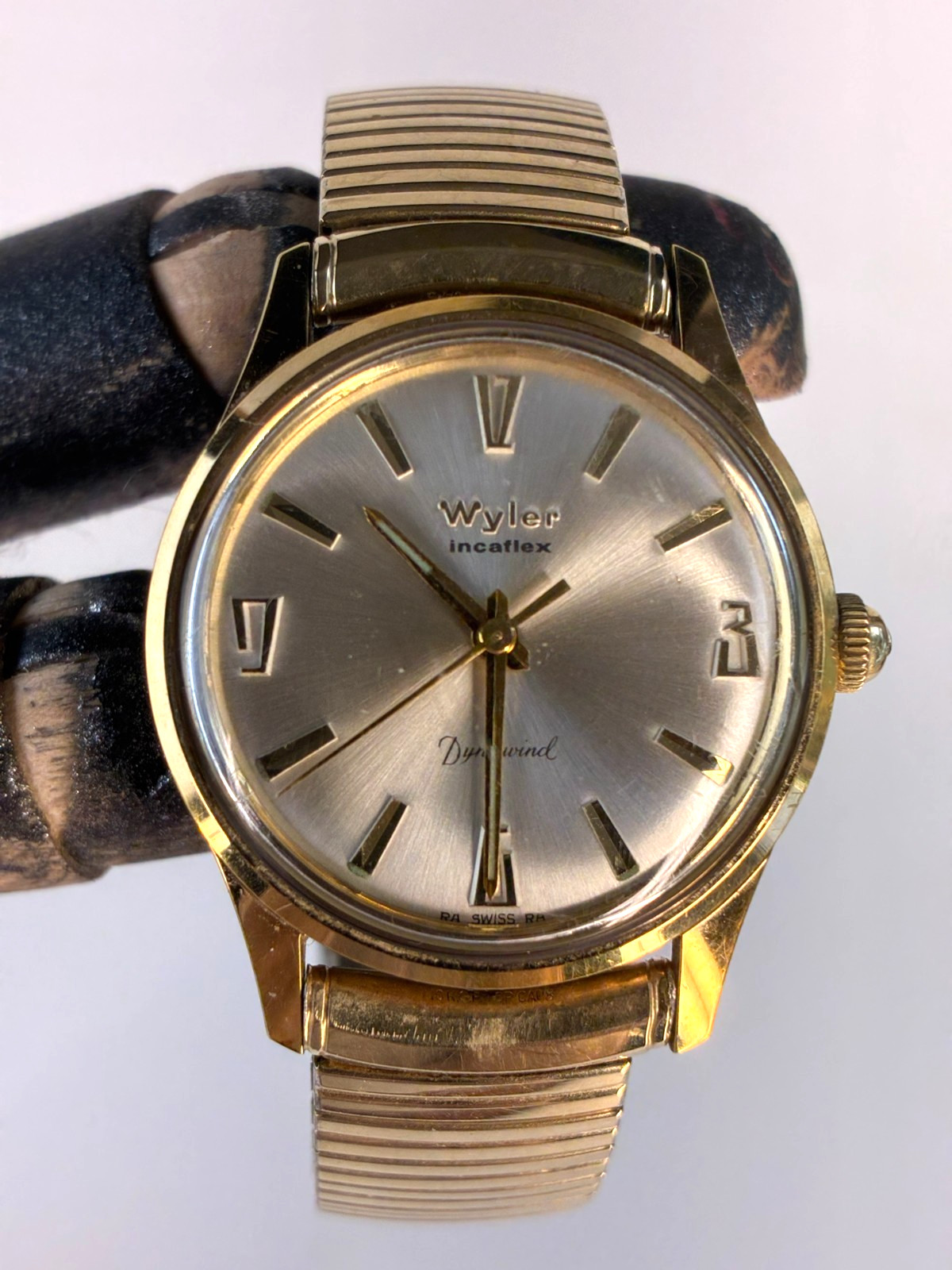 Vintage Wyler Incaflex Mens Wristwatch Dynawind Swiss 32mm Runs