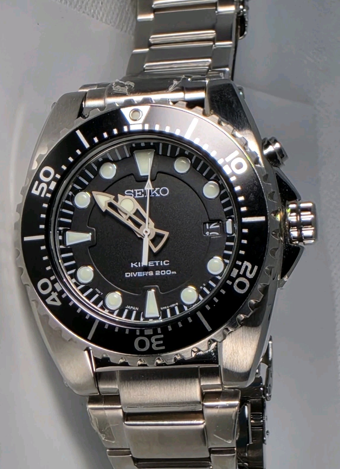 SEIKO KINETIC DIVERS MEN’S STAINLESS STEEL STEEL WATER RESISTAN 200M BLACK DIAL
