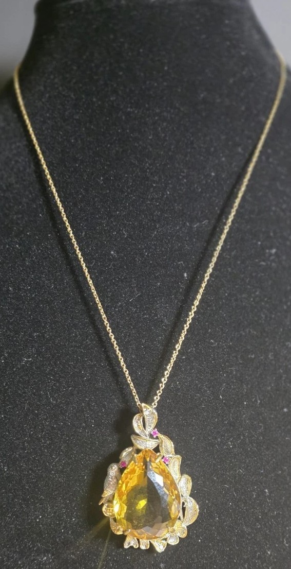 Vtg Unbranded Highly faceted Faux Citrine Gold-Tone XXL Pendant Necklace