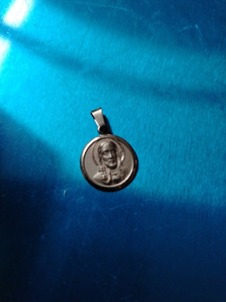 2 VINTAGE 10K YELLOW GOLD CHRISTIAN RELIGIOUS JESUS 3 GRAMS