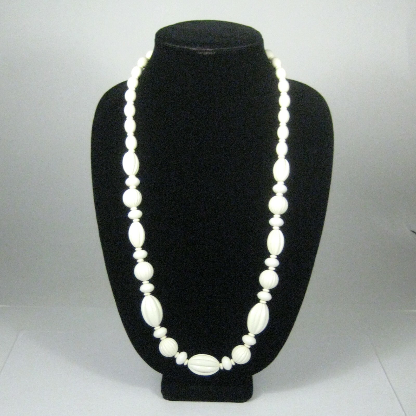 Necklace Women 31 Inch VTG 60s 50s Strand String Beaded Statement White Plastic