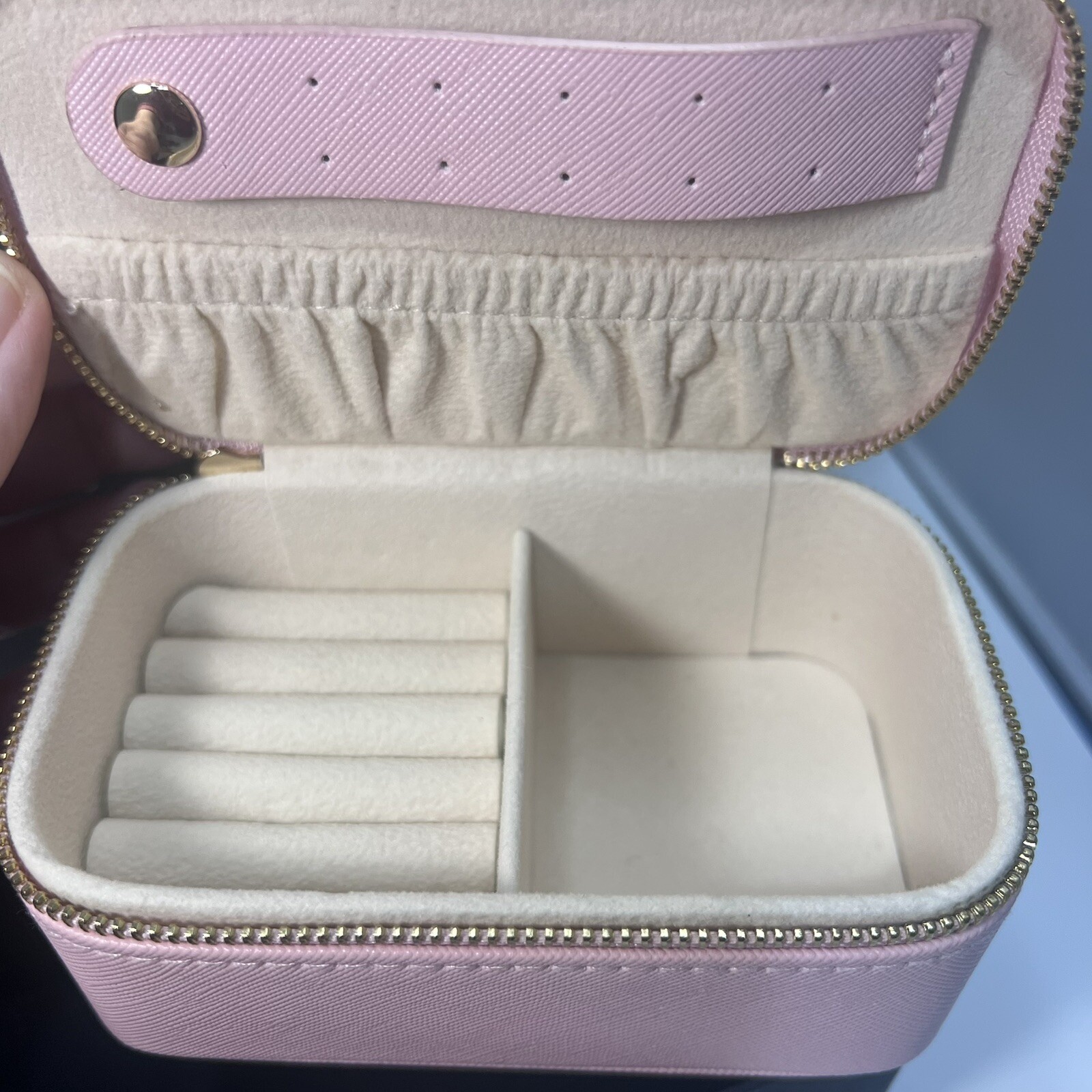Cosmiya Small Faux Leather Pink Travel Jewelry Box Zipper Closure Brand NIB