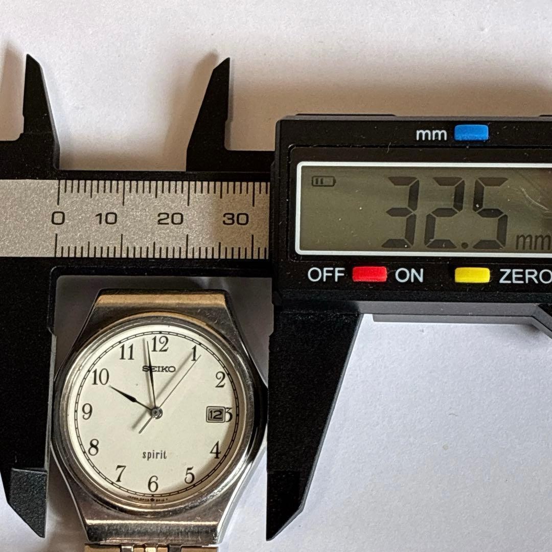 Excellent condition, fully functional SEIKO men’s vintage Spirit watch.