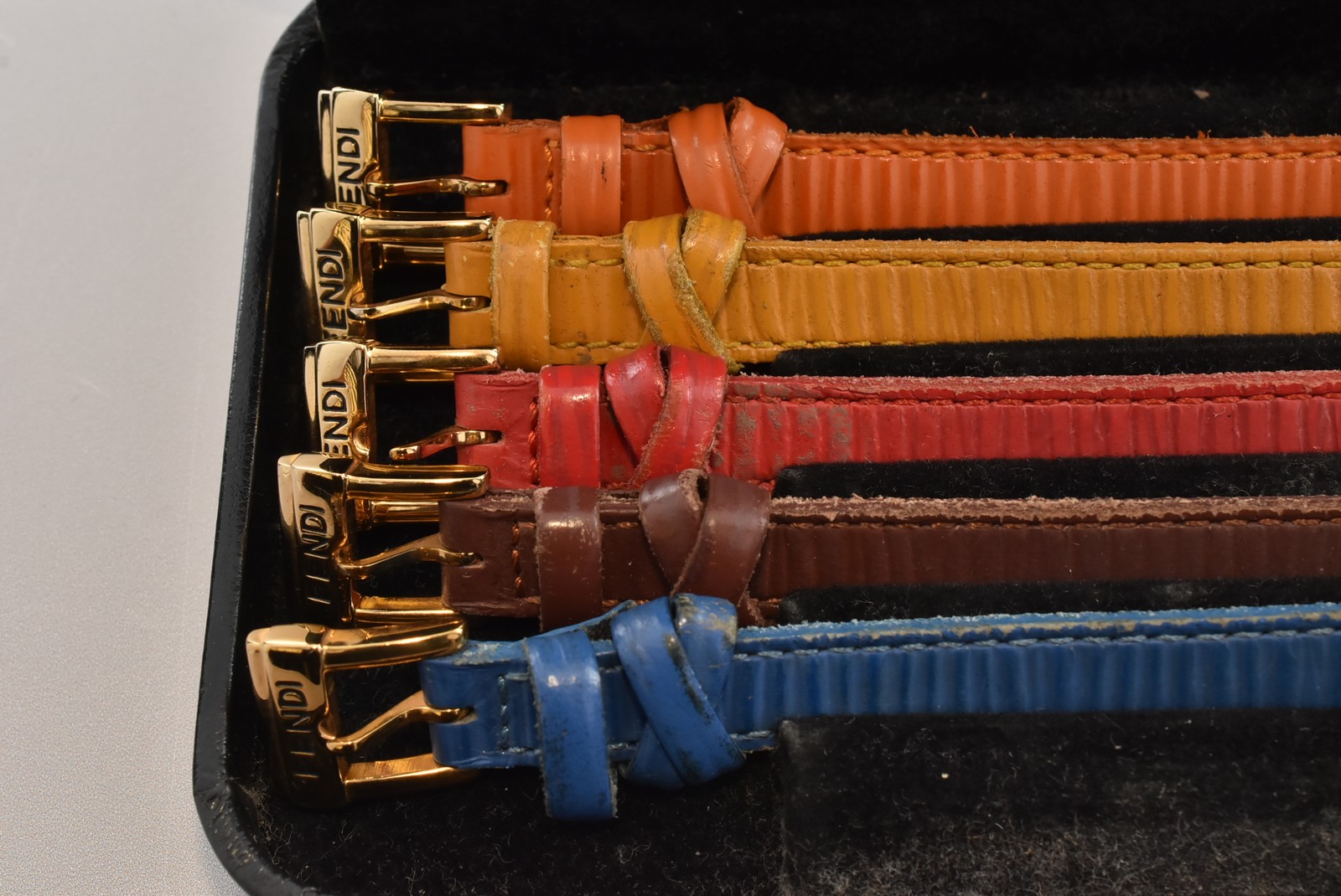 BOX Vintage FENDI Chameleon 640L 5 Change Belts Gold Ladies Qz Watch From JAPAN