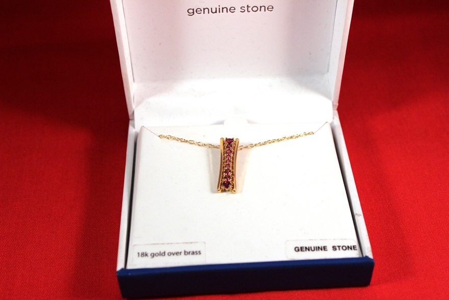 Beautiful New 1″ Bar Pendant &17″ Chain Necklace 18k Gold over Brass NIB