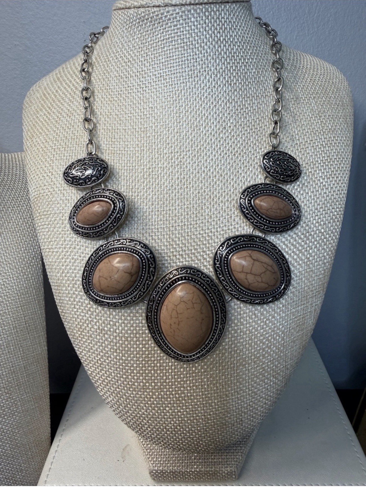 10pc Fashion Jewelry Lot Necklace Earrings