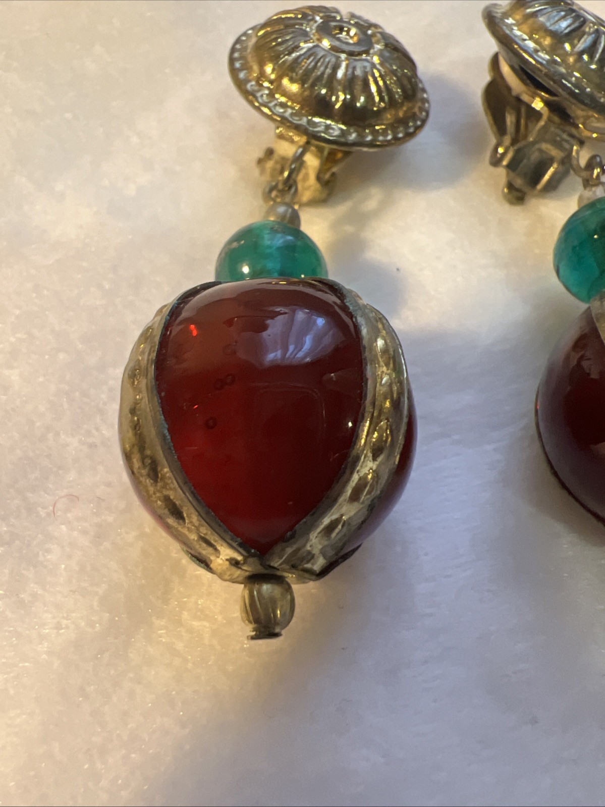 Vtg Egyptian Rev. Gripoix Poured Glass Brass Gold Red Green Runway Clip Earrings