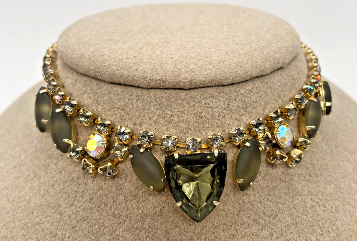 VTG Juliana style Frosted Green open back glass AB rhinestone choker Necklace