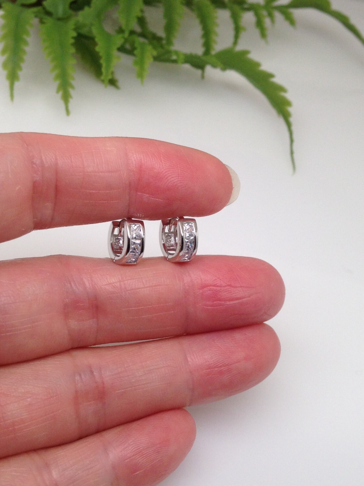 925 Sterling Silver Princess Cz Huggie Hoop Earrings Mens Womens 9.5×3.5mm