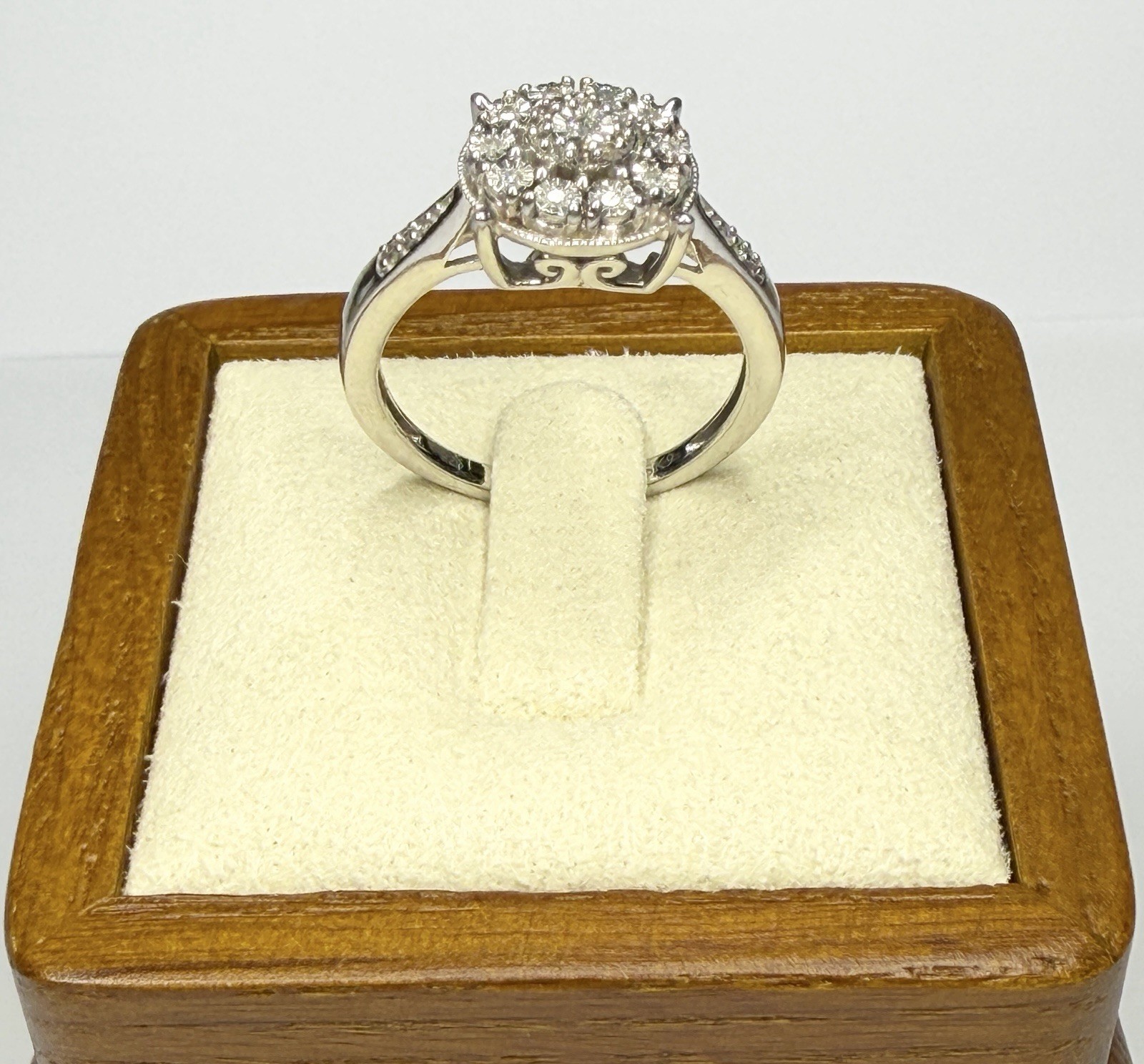 SK9 Allure Gems 925 Sterling Silver Diamond Halo Cluster Ring Size 7.25 3.15g