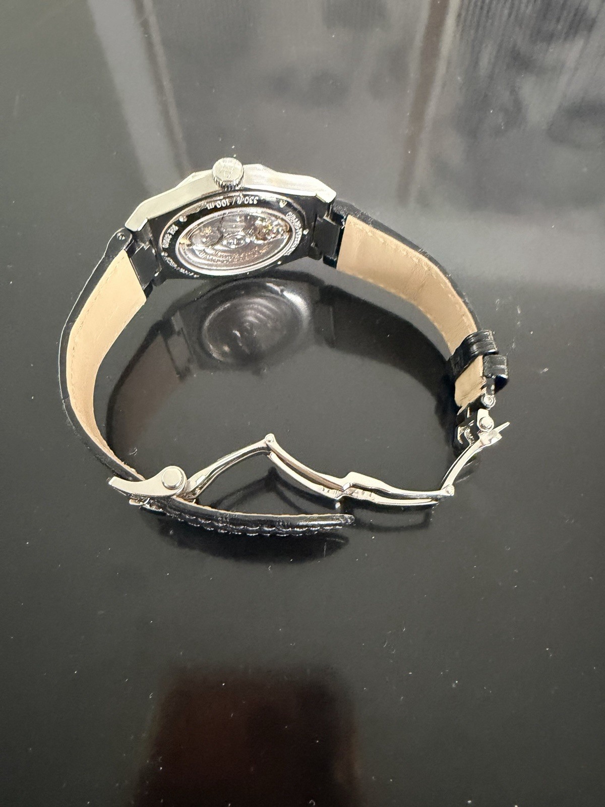 Rarely Clean Girard-Perregaux Laureato 42mm Blue Dial Leather Strap