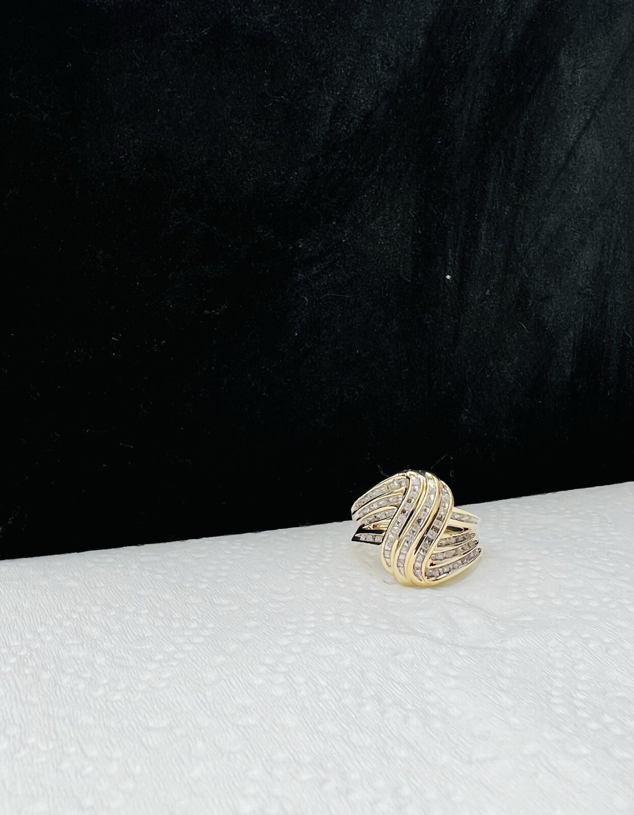 14k yellow diamond gold ring .4 carats I2-3 Channel Set diamonds 5 Grams size 7