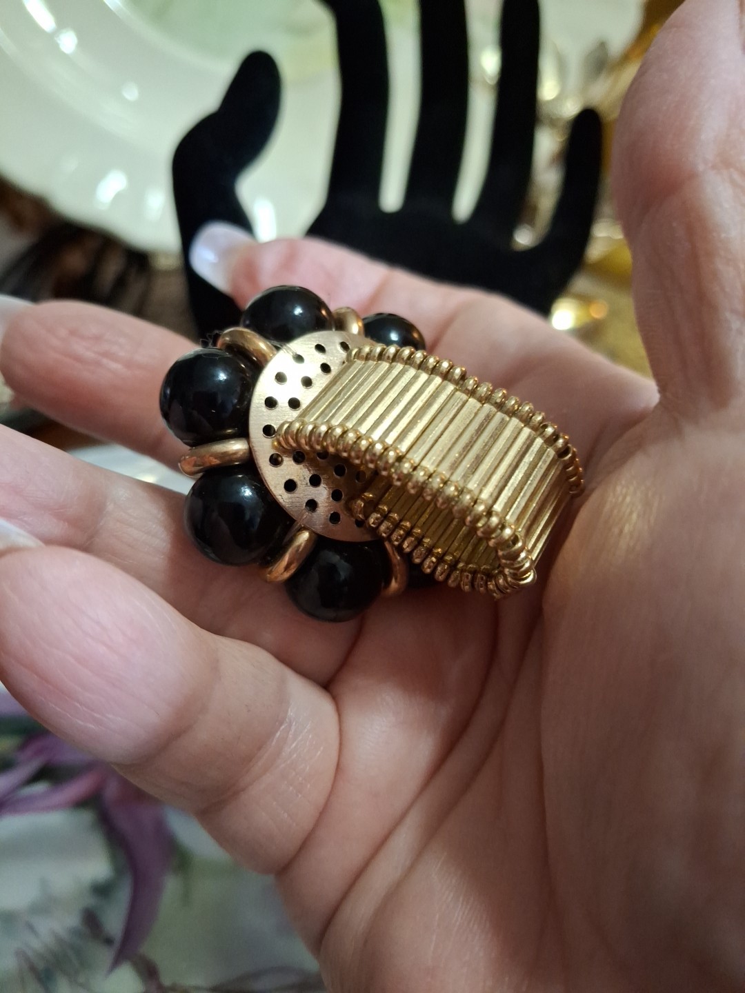 Large Domed Statement Stretch Cocktail Ring Blk Gold Purple Blue Rhinestones