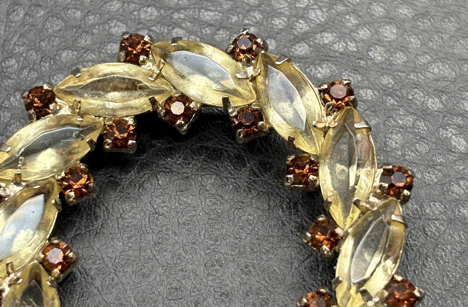 Vintage Gold Tone Faux Citrine Faux Topaz Marquise Rhinestone Wreath Brooch Pin