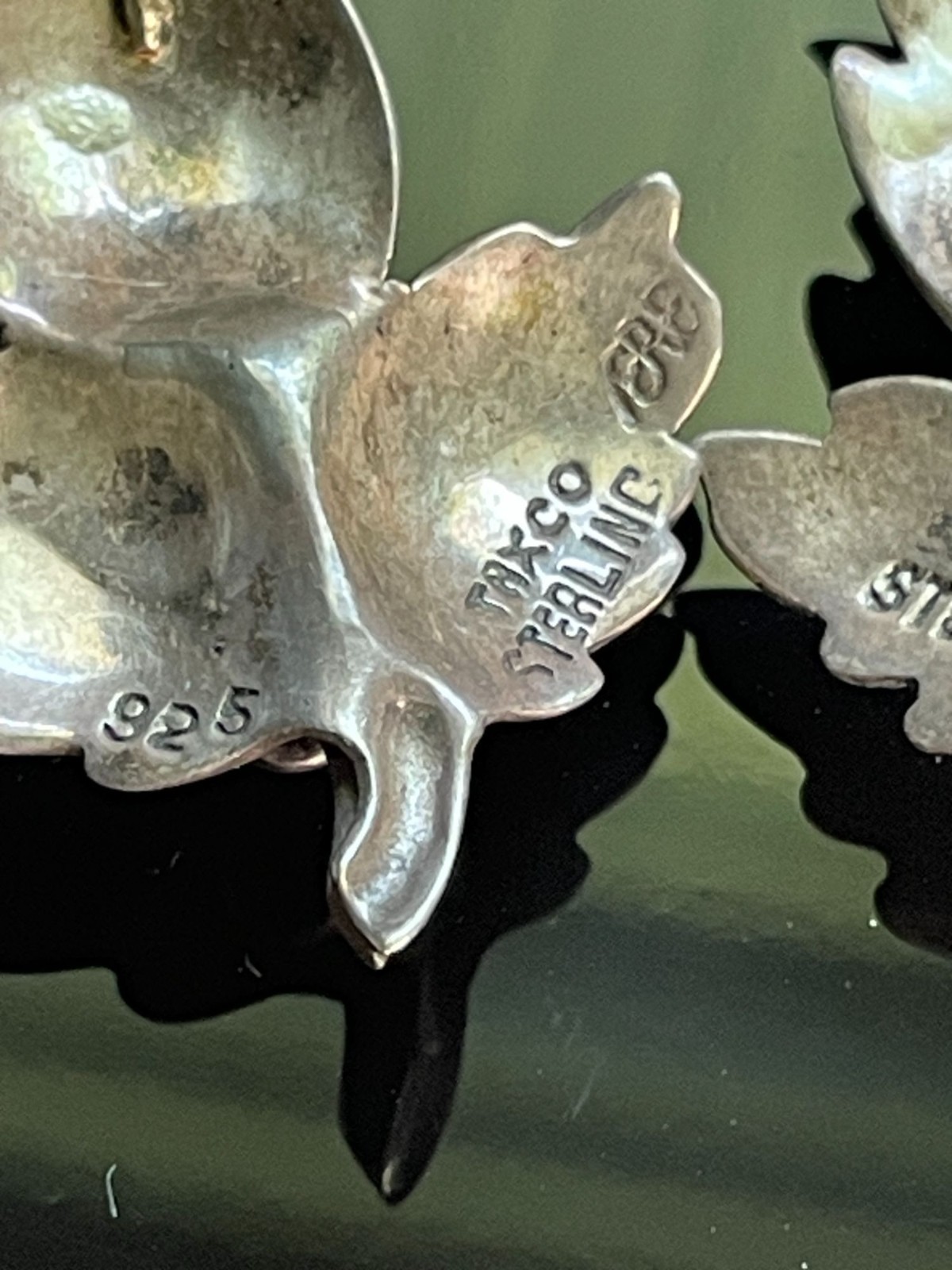 Vintag Erika Hult de Corral Taxco Sterling Silver Grape Leaf Earrings Signed ERE