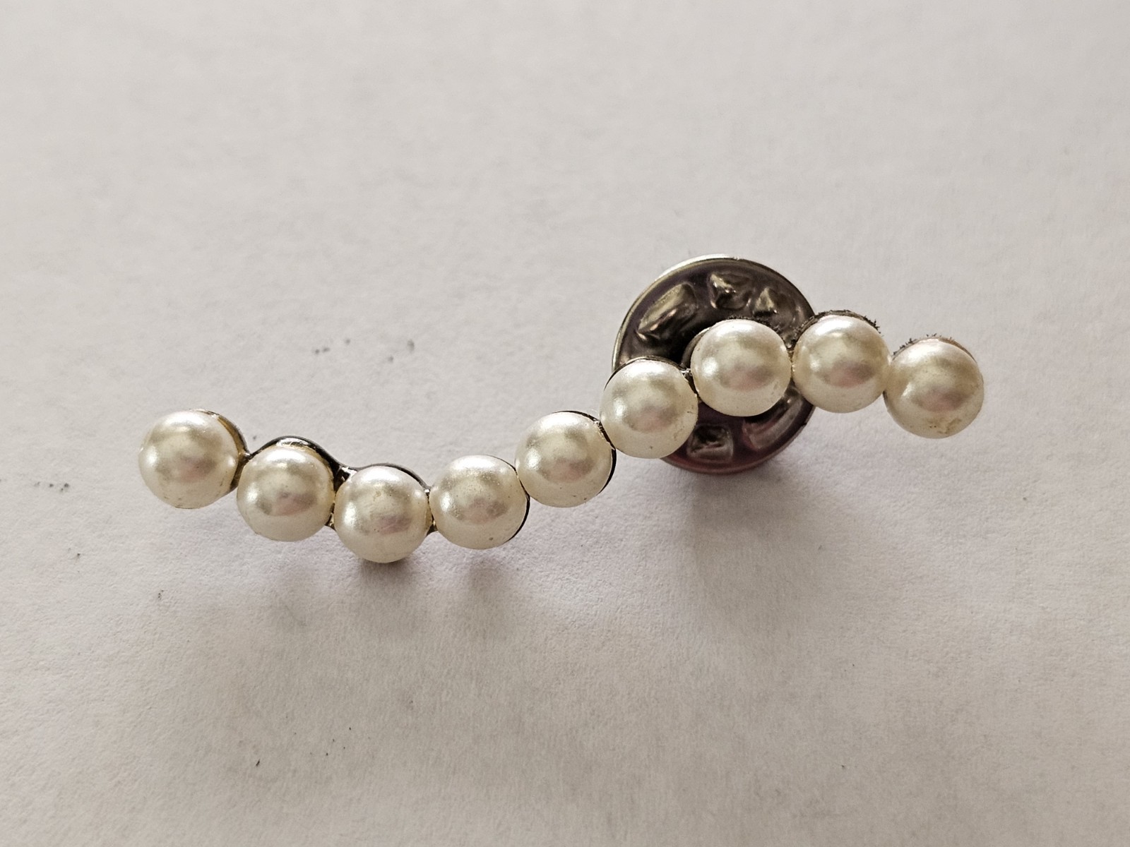 Vintage Faux Pearl Wavy Line Pin Brooch 1-3/4 Inch Long x 1/4 inch Wide