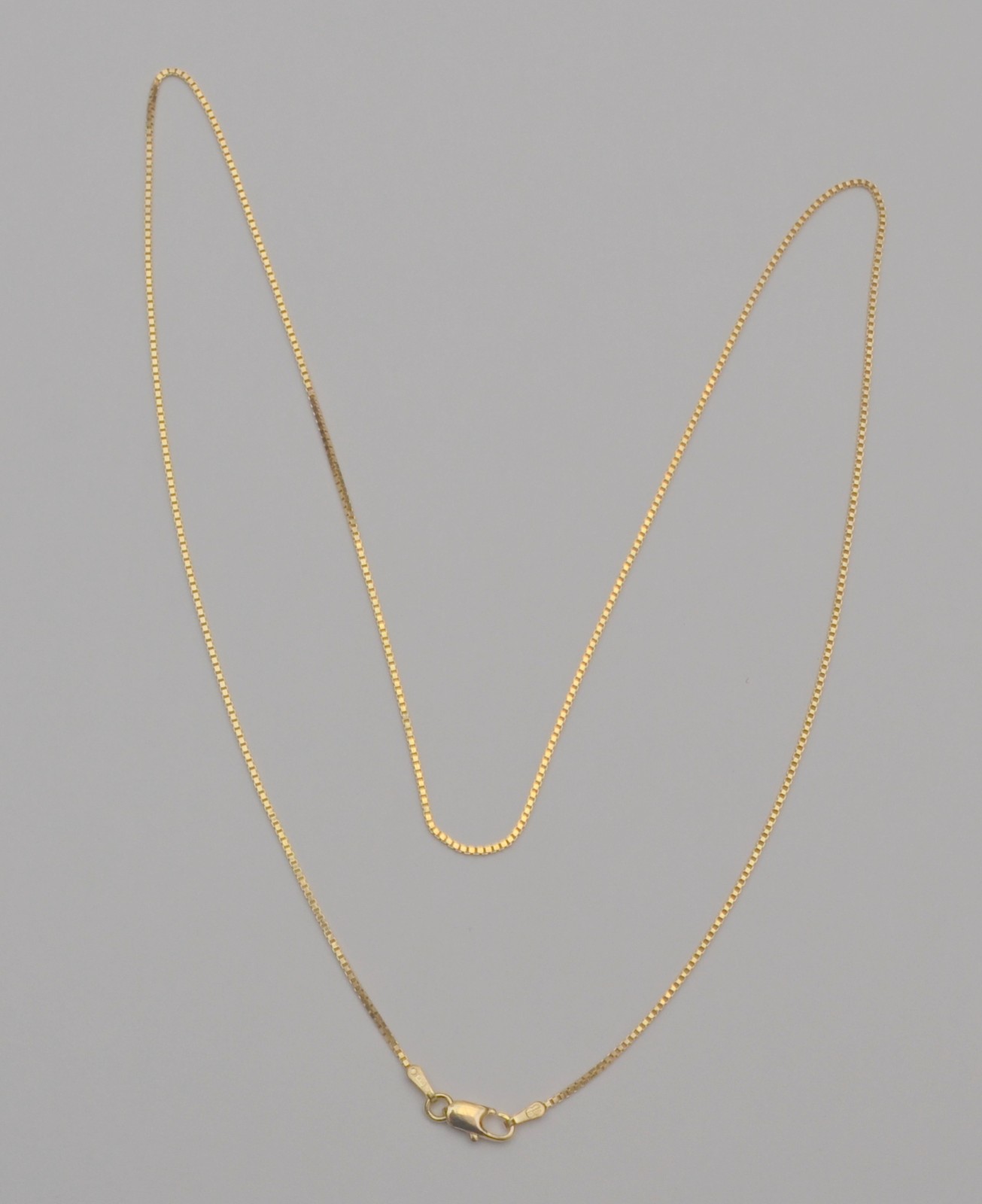 14K Yellow Gold Box Chain Necklace 18″ 0.9mm Lobster Clasp C1